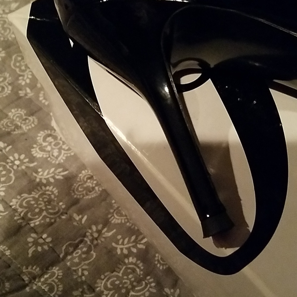 Shoes - Picture 2 of 2
